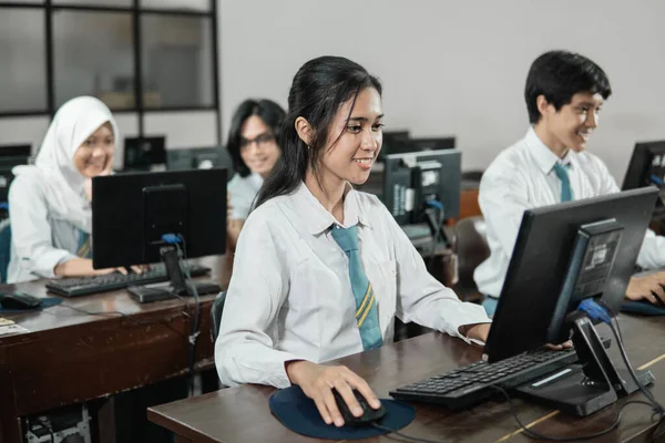 Siswa Belajar